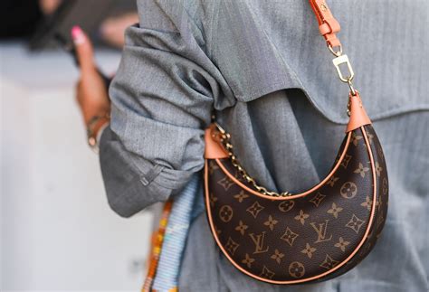 fendi croissant bag review|The 15 Best Crescent Bags : Louis Vuitton Loop, Staud Moon,.